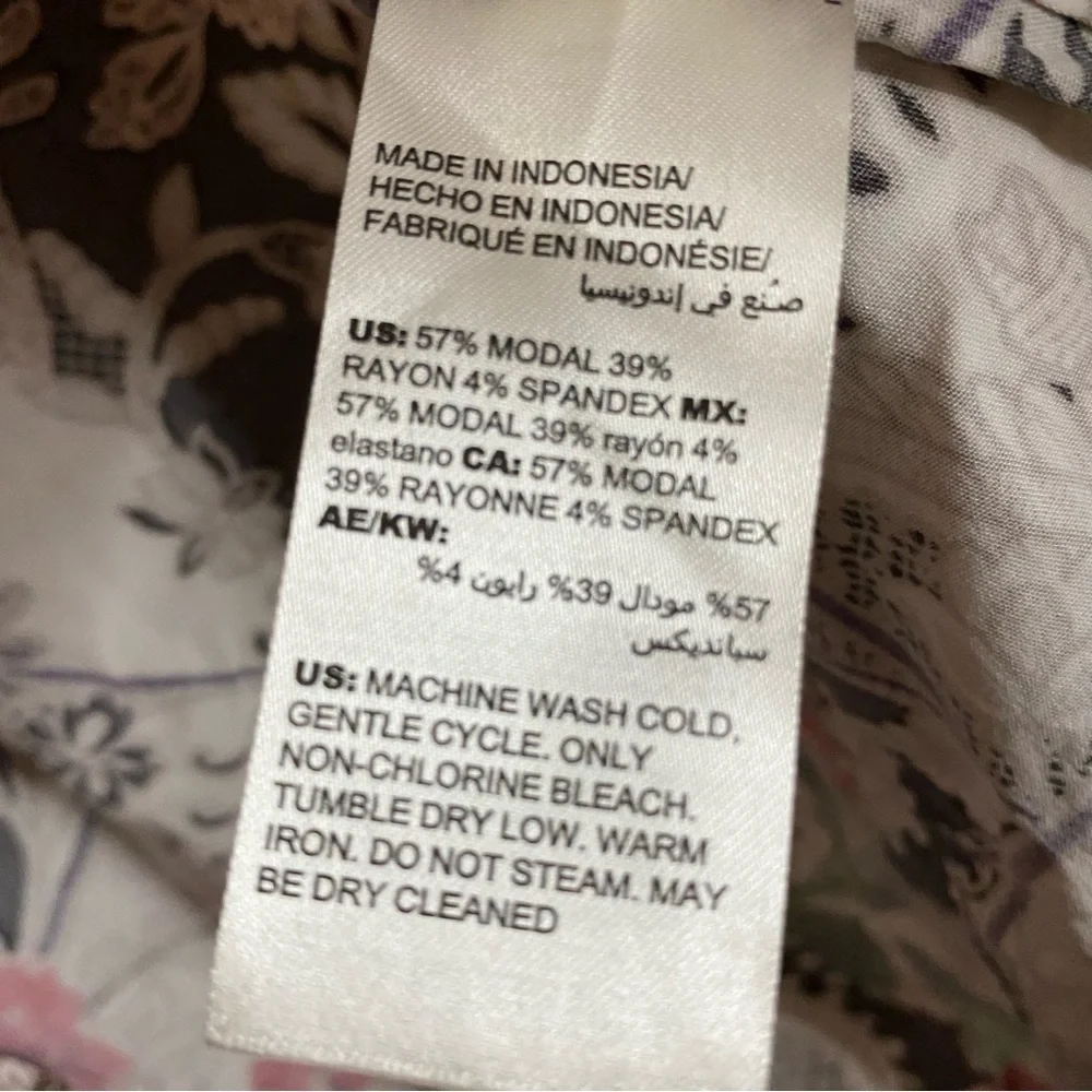 Chico’s Floral Silky Soft Long Sleeve Shirt Medium - Picture 3 of 7